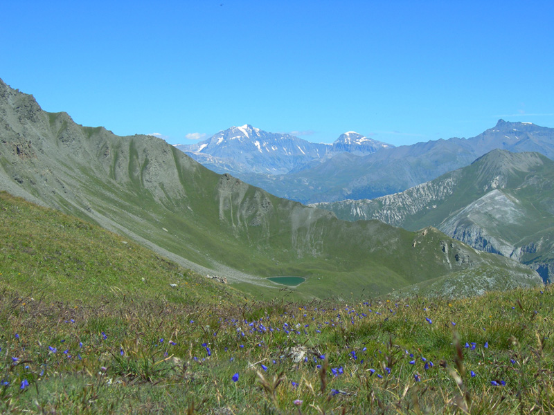 randonnees maurienne lac du liael dans le vallon d'etache